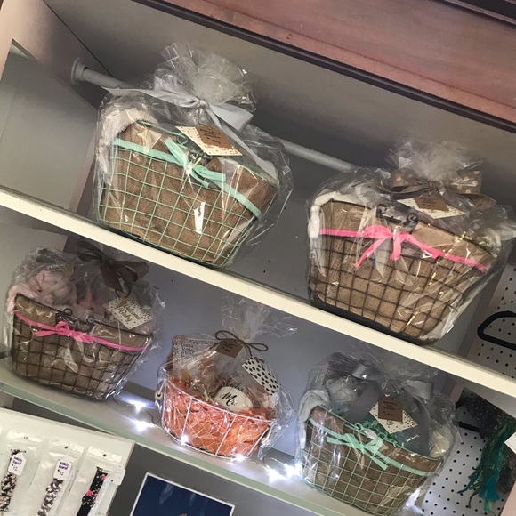 🎈Custom Baby Gift Basket 🎈 - Picture 4 of 4